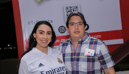  Anabel Gutiérrez y Adrián Garza.