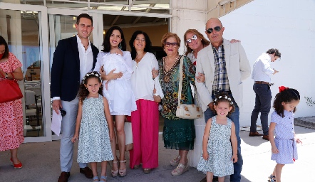  Carlos Del Valle, Claudia Díaz de León, Iker, Lourdes Del Valle, Marcelle Coulon, Begoña Ruiz, Carlos Del Valle,  Inés y Natalia Del Valle.