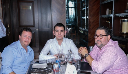  Roberto Meade, Jorge Domínguez y Armando Acosta.