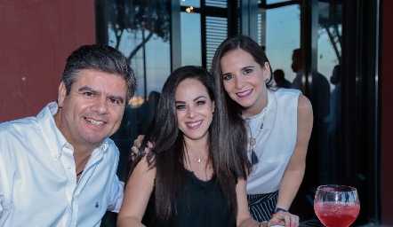 Julián Ortiz, Cristina Castañares y Silvia Ramón.