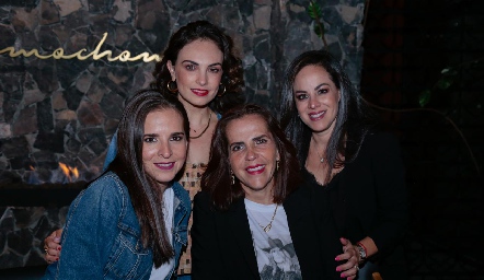  Danae Aranda, Cristina Castañares, Claudia Martínez y Silvia Ramón.
