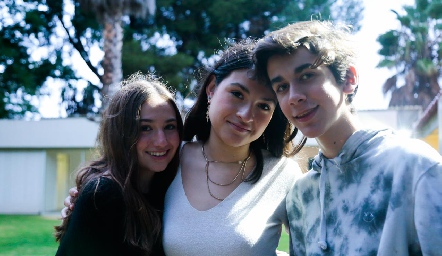  Isa Burberg, Victoria Rendón y Daniel Díaz.