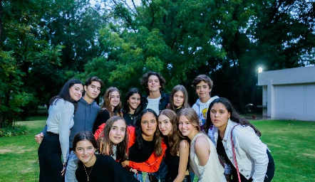  Ana Salazar con sus amigos.