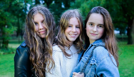  Marina Solana, Alejandra Suárez y Priscila de la Garza.