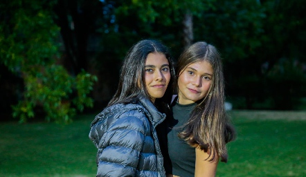  Ana y María Paula.
