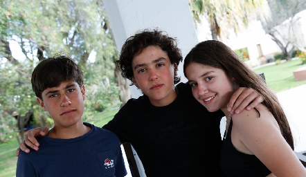  Mauricio Galván, Andrés Morales y Anna Astrid Delgado.