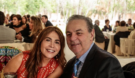  Gabriela Resendez y Miguel Valladares.