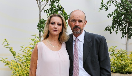  Karina Navarro y Ricardo Meade.