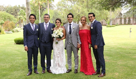  Familia Tobías Hinojosa: Diego, Horacio, Adri, Mauricio, Mimí y Horacio.