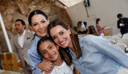  Mariana González, María Julia Ramírez y Paloma González.
