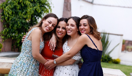  Hermanas Torres Acosta: Fernanda, Ana Isa, Sofía y Eugenia.