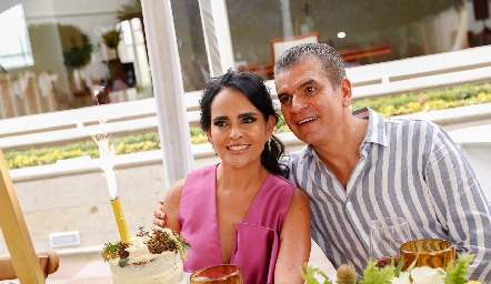  Marily Espinosa con su esposo Javier Tobías.