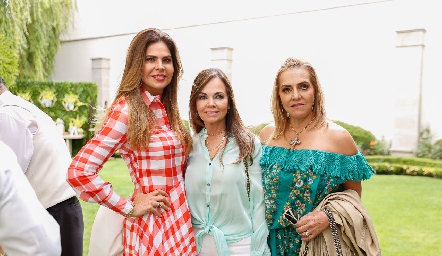 Martha Elena Díaz Gutiérrez, Elsa Tamez y Mimí Hinojosa.