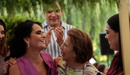  Marily Espinosa de Tobías con su suegra Melita Gómez de Tobías.
