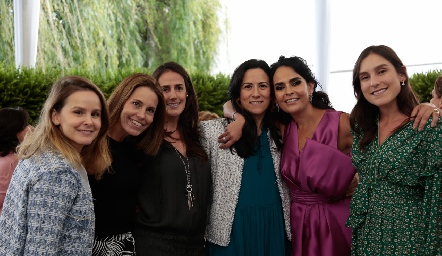 Susana García, Ale Allende, Bernardette Ortiz, Marily Espinosa y Sofía Villaseñor.