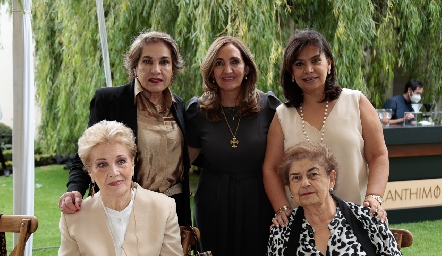  Soco Ortiz, Mónica Alcalde, Tita Ruiz, Yolanda Hanfmann y Chata Espinosa.