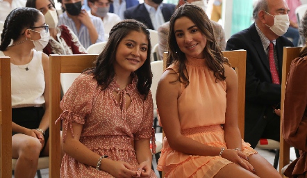  Ximena Lozano y Ana Paula Ávila, madrinas de Roberta.