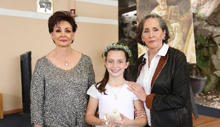  Hortensia Pérez Grovas y Patricia Palacios con su nieta Roberta.