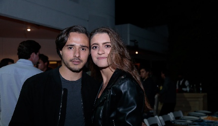  Arturo Hernández y Paola Gutiérrez.