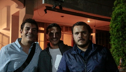  Amigos.