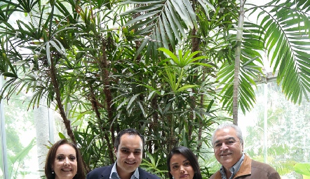 Leticia Castro, Claudio Guerra, Daniela Castañón y Claudio Guerra.