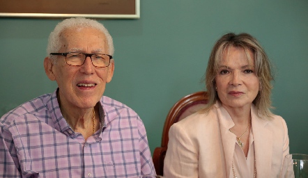  Arturo y Martha Bermea.