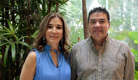  Martha Bermea y  Andrés Amparan.