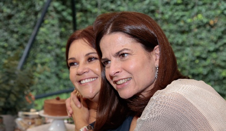  Reina Suárez y Paulina Zermeño.