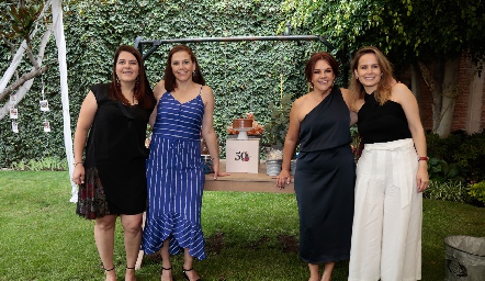 Gaby Suárez, Mónica Suárez, Reina Suárez y Susana García.