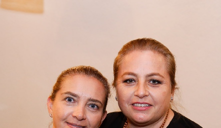  Karina Navarro y Montse Gutiérrez.