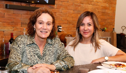  Adriana Padilla y Alejandra Padilla.