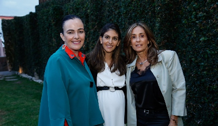  Lourdes Gómez, Paty Gómez y Mónica Gaviño.