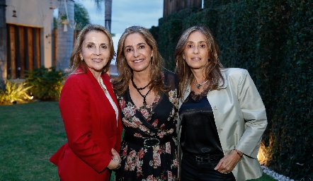  Anabel, Patricia y Mónica Gaviño.