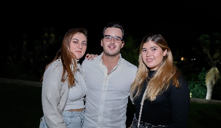  Renata González, Gerardo Gómez y Samantha Sánchez.