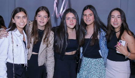  Nuria Torres, Sofía de la Fuente, Dani, Daniela Galán y Majo Quezada.