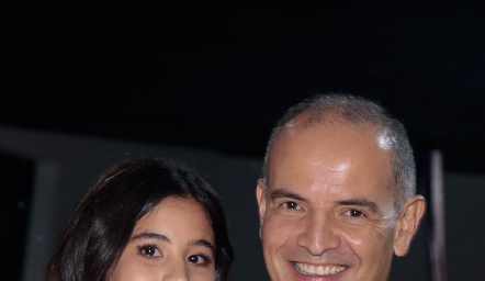  María y Héctor Navarro.