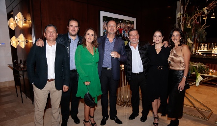  Pepe Guevara, Luis Nava, Cristina Villalobos, Manuel Toledo, Rodrigo Gómez, Adriana Calderón y Mónica Galarza.
