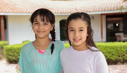 Ana Pao Mercado y Luciana Lafuente.