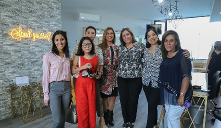  Gabriela Echeverría, Ximena, Laura Gonzáles, Vero Echeverría, Adriana Madrigal y Adriana Cortina.