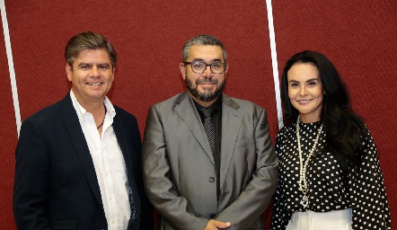  Julián Ortiz, Aniceto González y Mónica Vela.