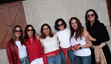Adriana Pedroza, Claudia Artolózaga, Lorena Torres, Anilú Enríquez, Lorena Ortiz y Maricel Gutiérrez.