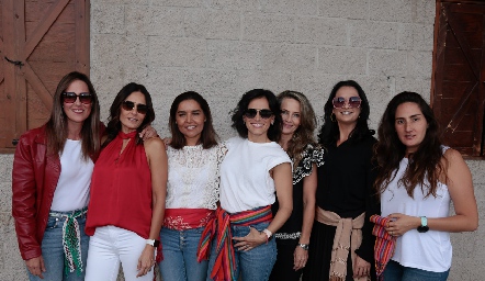  Adriana Pedroza, Claudia Artolózaga, Lorena Torres, Anilú Enríquez, Karina Vita, Maricel Gutiérrez y Lorena Ortiz.