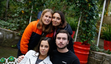  Isabela Galván, Valentina Nava, Ximena Delsol y Mateo Guerra.
