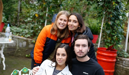  Isabela Galván, Valentina Nava, Ximena Delsol y Mateo Guerra.