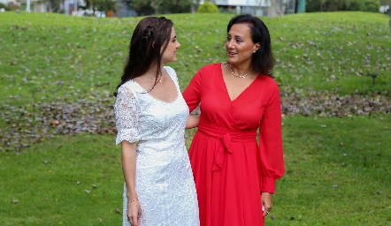  Susana Sheckaibán con su mamá Susana Salgado.