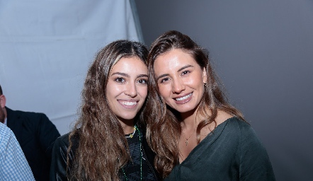  Daniela Rosales y Brenda Magaña.