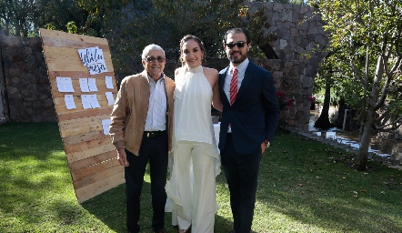  Gilberto Galván, Marcela Elizondo y Pedro Leal.
