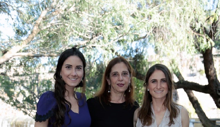  Lupi Carrillo, Lupitina Saucedo y Ana María Carrillo.