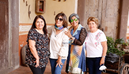  Virginia Bautista, Irma Rosales, Zaida Martínez y Tere Arredondo.