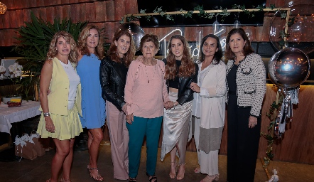  Lorena Escobedo, Guille Hernández, Mónica Hernández, Maruchis Andrés, Mónica Torres, Adriana Díaz Infante y Marus Hernández.